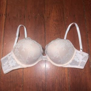 New off white Victoria Secret push up bra